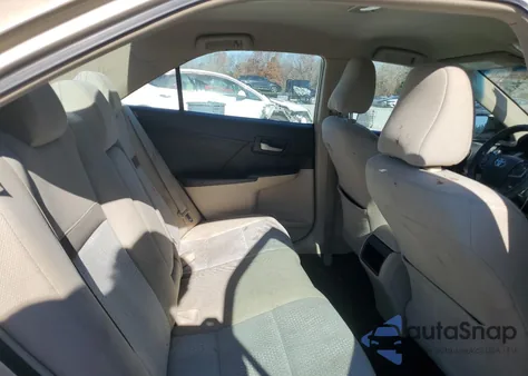 2012 Toyota Camry Base z USA, uszkodzony, nr VIN 4T1BF1FK2CU088564